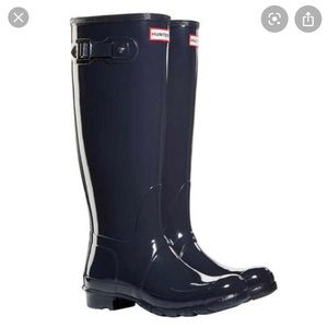 Glossy navy Hunter boots never worn with box
